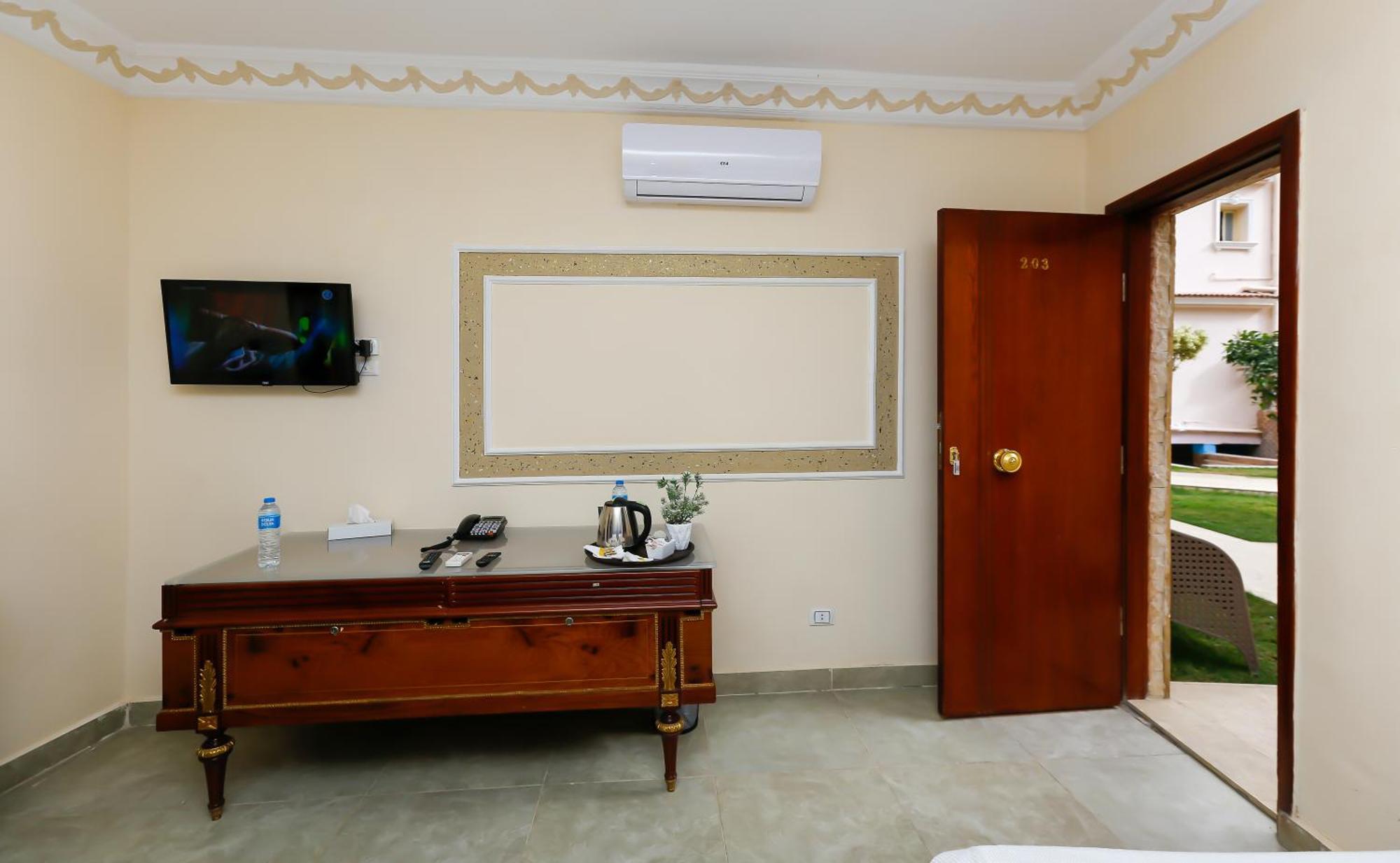 Otel Turquoise Pyramids Palace Giza