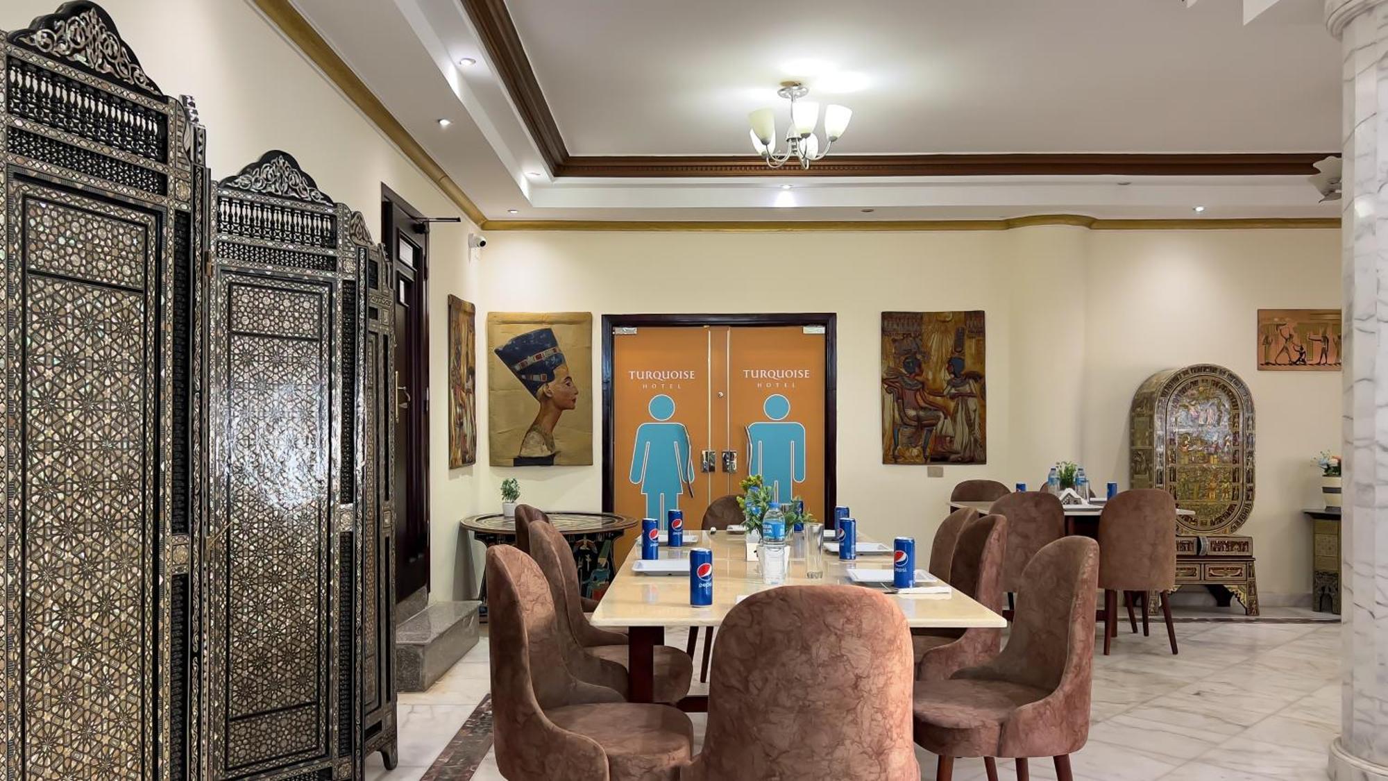Turquoise Pyramids Palace Otel Giza