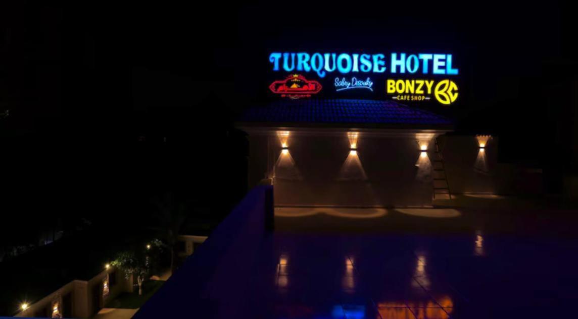 Turquoise Pyramids Palace Hotel Giza